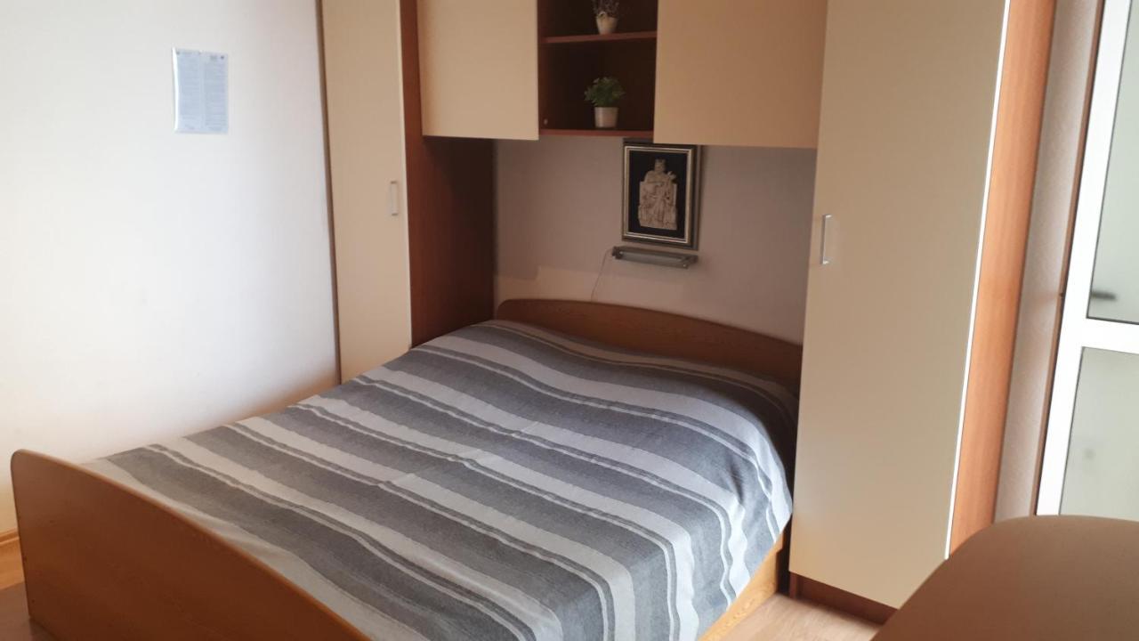 Apartmani Leko Mirjana Baška Voda Extérieur photo